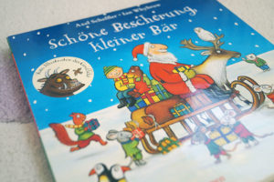 Kinderbuch-Adventskalender | 8. Dezember | Schöne Bescherung, kleiner Bär